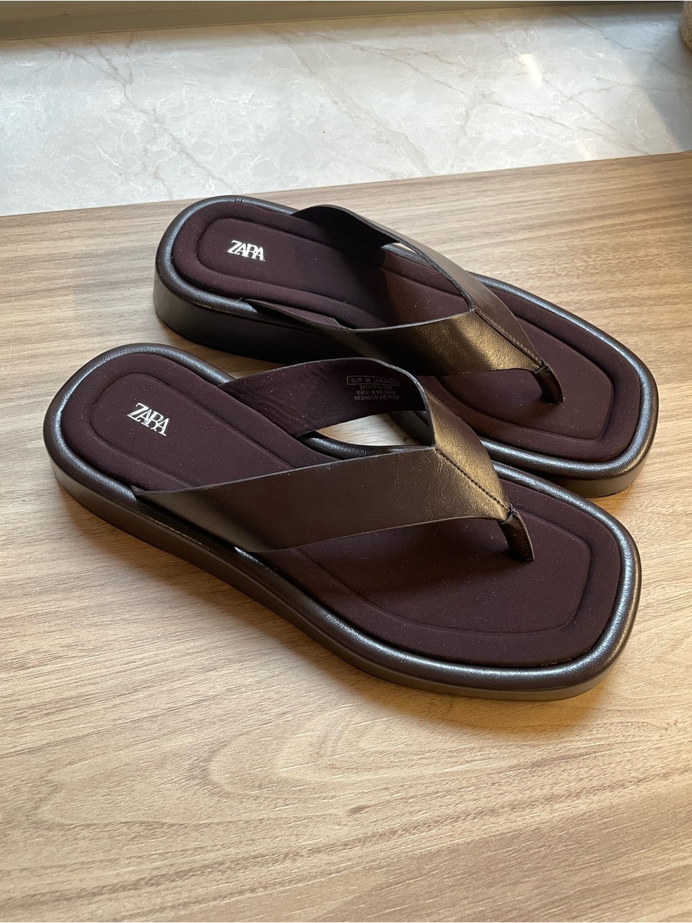 Zara Men's Dark Brown Leather Flip-Flop Sandals